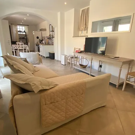 Quadrifoglio Lägenhet *